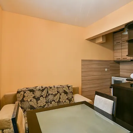 Lovely Budget 1-br Flat Top Center And Sea Garden Appartamento Varna