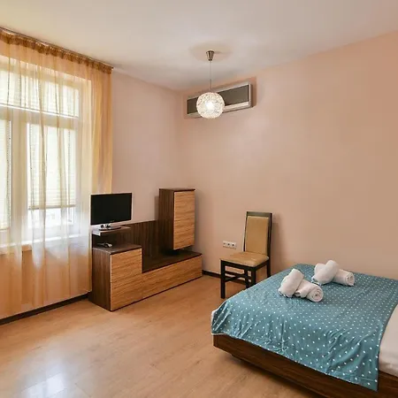 Lovely Budget 1-br Flat Top Center And Sea Garden * Varna